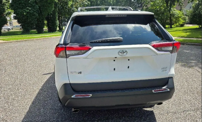 Toyota RAV4 XLE 2025 Low Kilometer