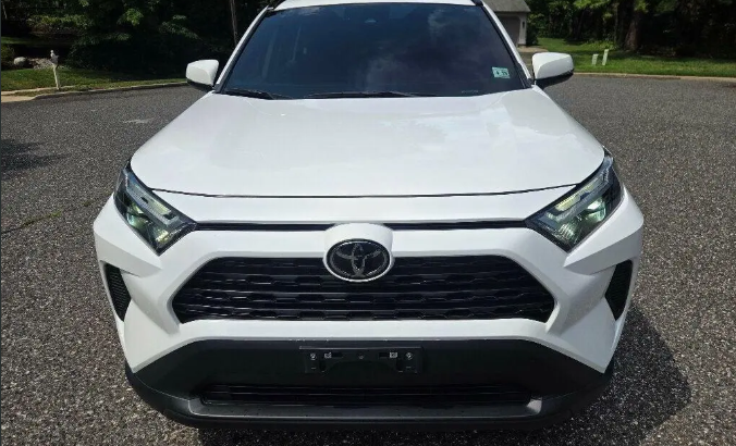 Toyota RAV4 XLE 2025 Low Kilometer
